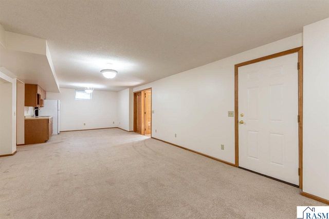 208 Chancery Lane, Mankato, MN 56001
