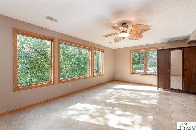 208 Chancery Lane, Mankato, MN 56001