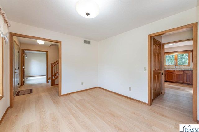 208 Chancery Lane, Mankato, MN 56001