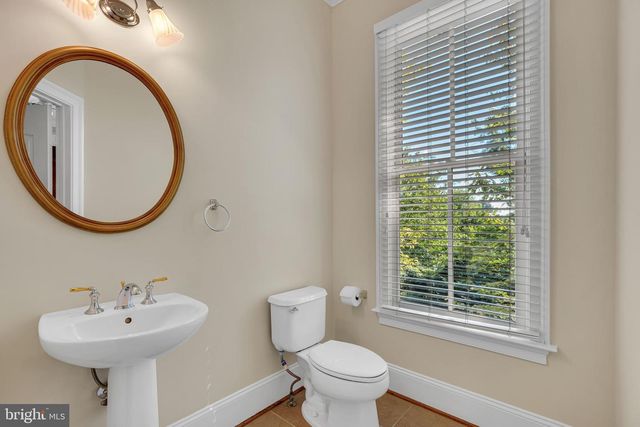 1730 CARPENTER RD, Alexandria, VA 22314