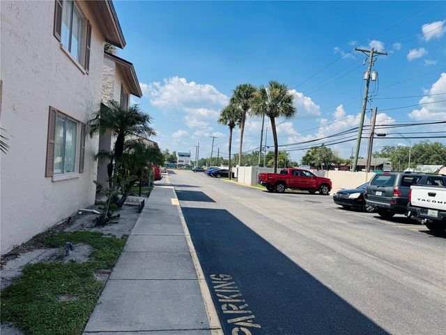 7512 NEEDLE LEAF PLACE 52, Tampa, FL 33617