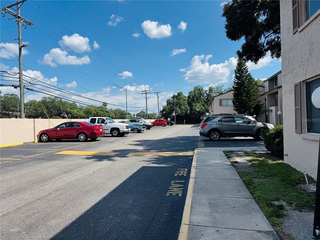 7512 NEEDLE LEAF PLACE 52, Tampa, FL 33617