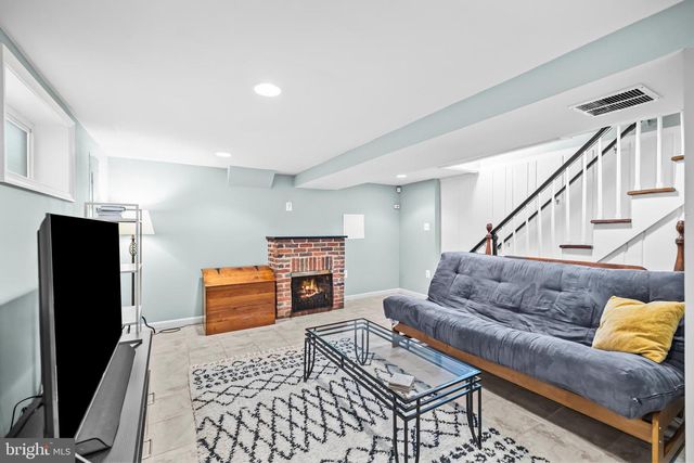 2942 M ST SE, Washington, DC 20019