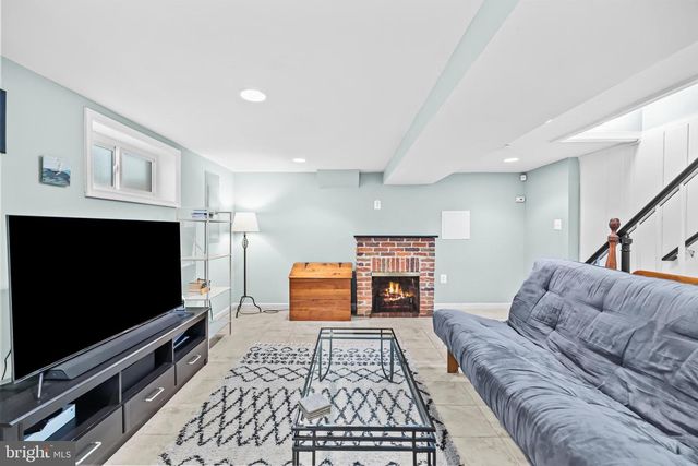 2942 M ST SE, Washington, DC 20019