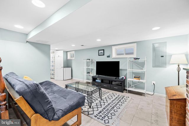 2942 M ST SE, Washington, DC 20019