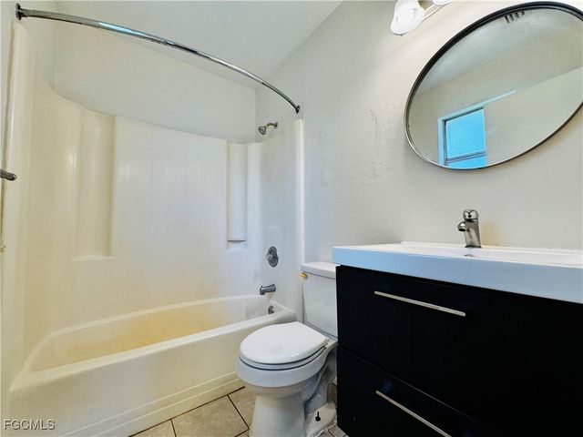 3313 14th ST SW, Lehigh Acres, FL 33976