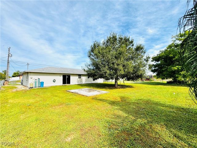 3313 14th ST SW, Lehigh Acres, FL 33976