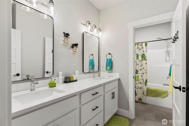 5040 Coppermill Court NE, Olympia, WA 98516