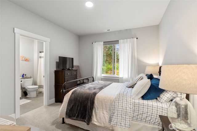 5040 Coppermill Court NE, Olympia, WA 98516