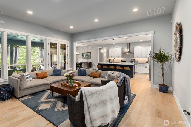 5040 Coppermill Court NE, Olympia, WA 98516