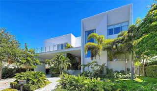 561 Warren Ln, Key Biscayne, FL 33149