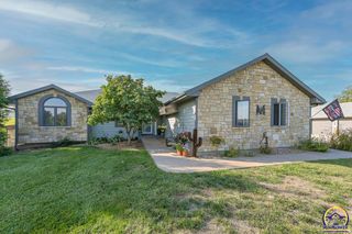 1825 NW 50th St, Topeka, KS 66618