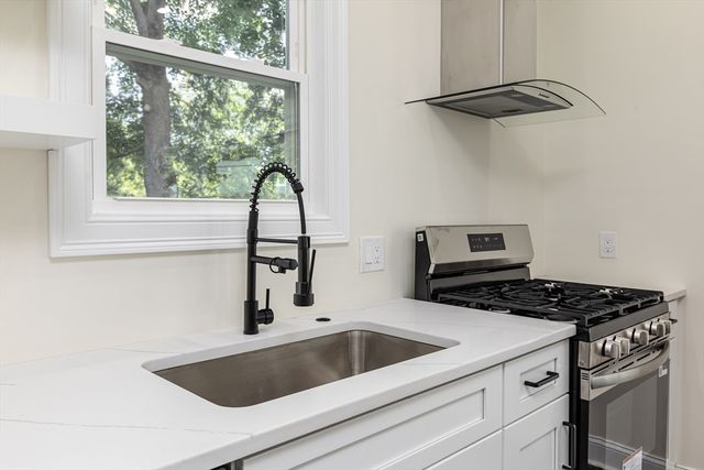 51 Broadway, Lynn, MA 01904