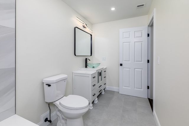 51 Broadway, Lynn, MA 01904