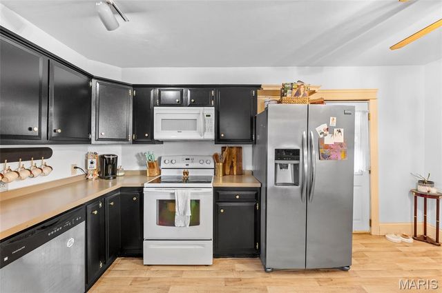 909 E Main Street, Belleville, IL 62220