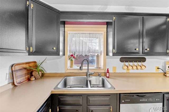 909 E Main Street, Belleville, IL 62220