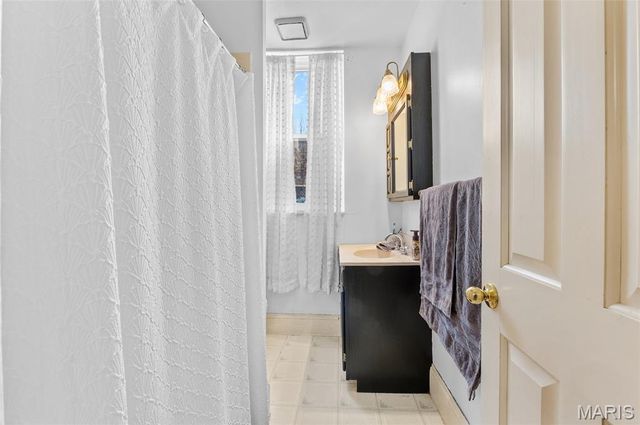 909 E Main Street, Belleville, IL 62220