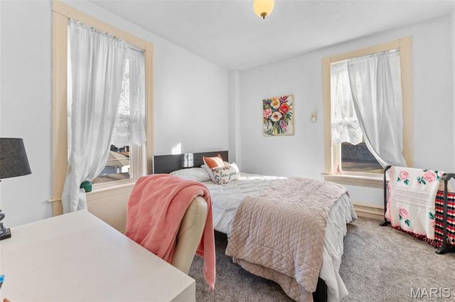 909 E Main Street, Belleville, IL 62220