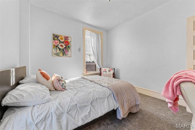 909 E Main Street, Belleville, IL 62220