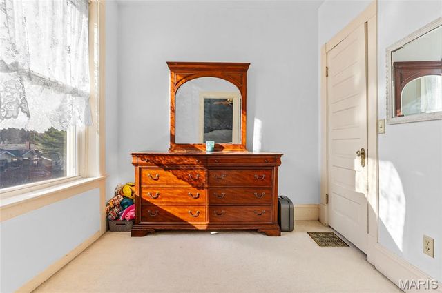 909 E Main Street, Belleville, IL 62220