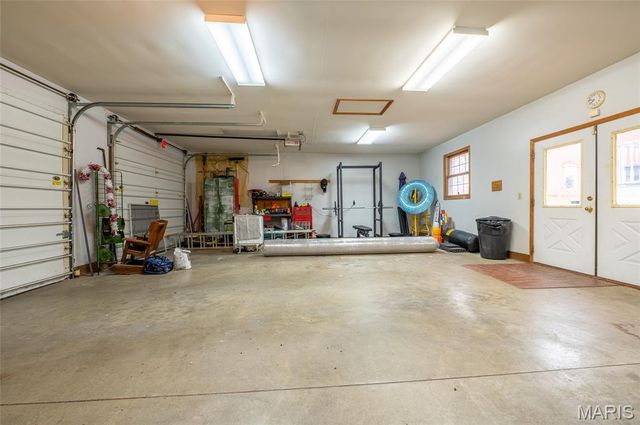 909 E Main Street, Belleville, IL 62220