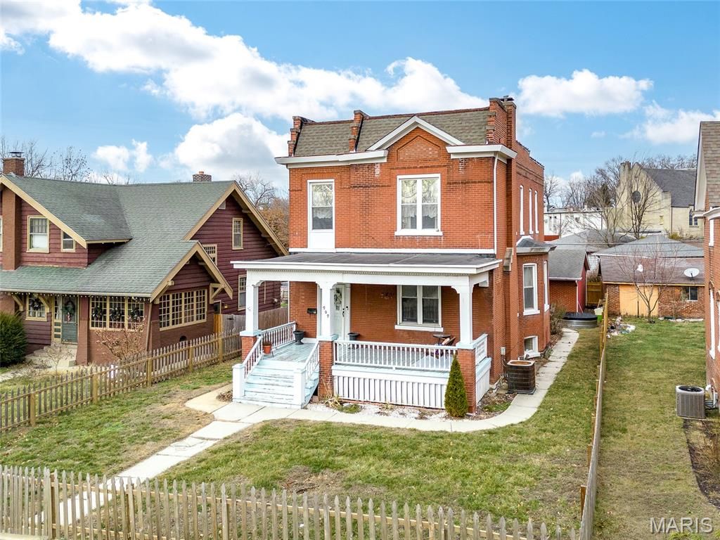 909 E Main Street, Belleville, IL 62220