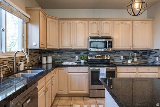 3095 E SILVER HAWK DR, Holladay, UT 84121