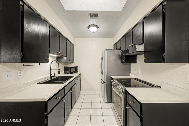 10807 W NORTHERN Avenue 131, Glendale, AZ 85307