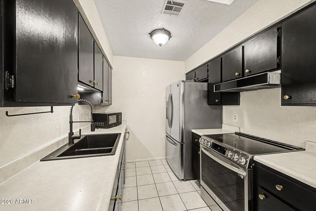 10807 W NORTHERN Avenue 131, Glendale, AZ 85307