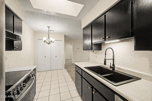 10807 W NORTHERN Avenue 131, Glendale, AZ 85307