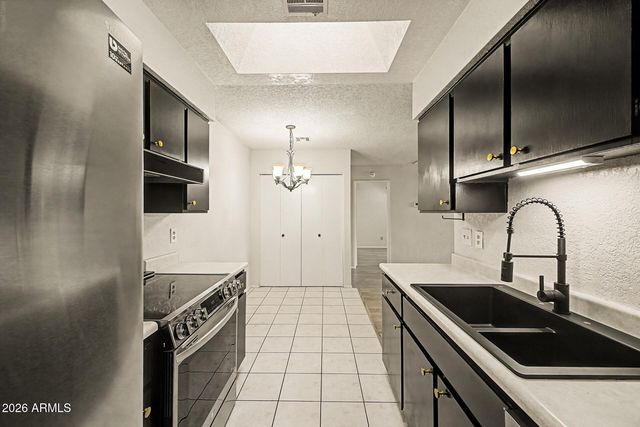 10807 W NORTHERN Avenue 131, Glendale, AZ 85307
