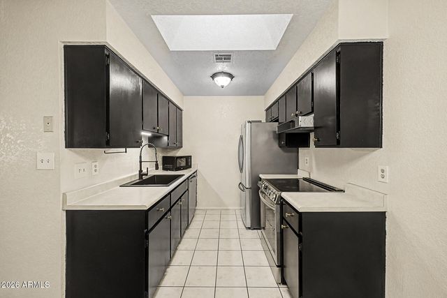 10807 W NORTHERN Avenue 131, Glendale, AZ 85307