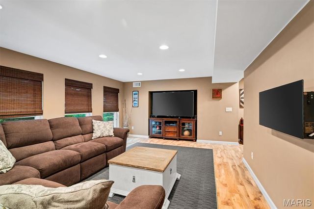126 Sierra Village Drive, Eureka, MO 63025