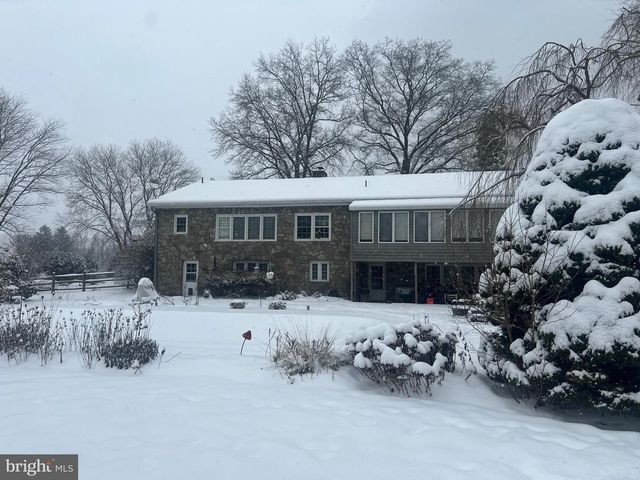 300 SANATOGA RD, Pottstown, PA 19465