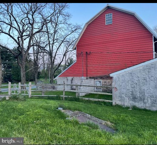 300 SANATOGA RD, Pottstown, PA 19465