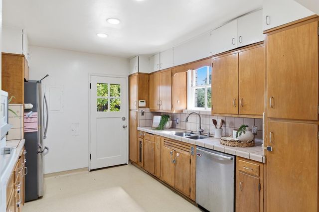 445 E Princeton Avenue, Fresno, CA 93704
