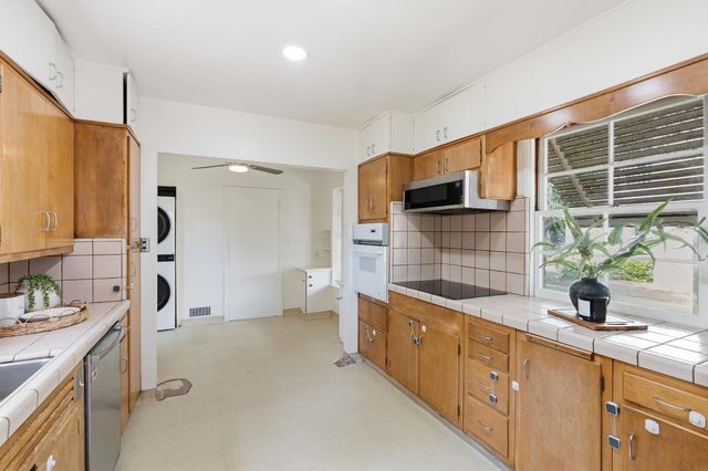 445 E Princeton Avenue, Fresno, CA 93704