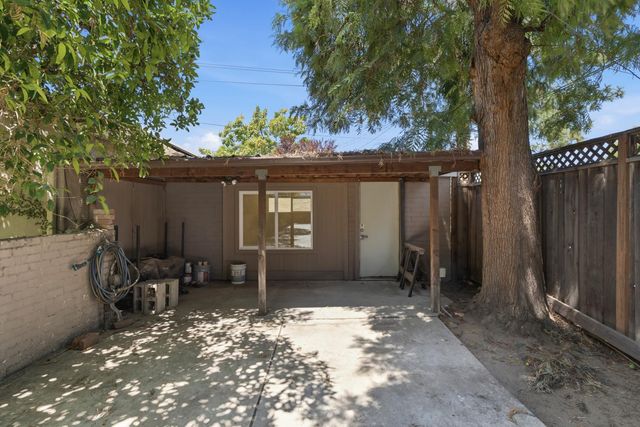 445 E Princeton Avenue, Fresno, CA 93704