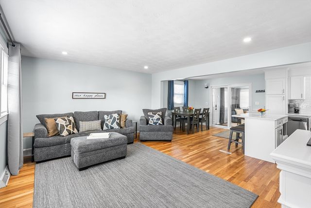 36 Whitelock Dr, Marlborough, MA 01752