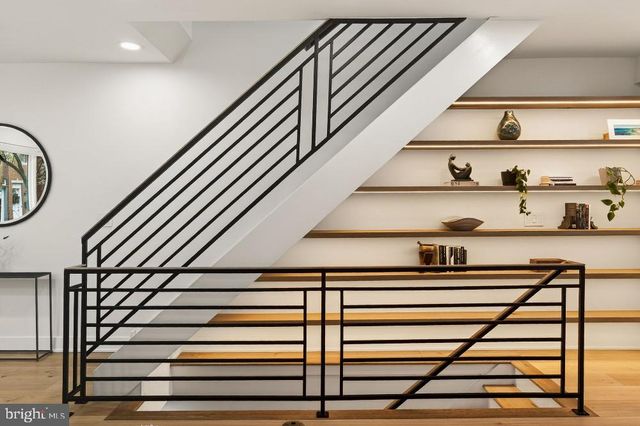 2023 SAINT ALBANS ST, Philadelphia, PA 19146