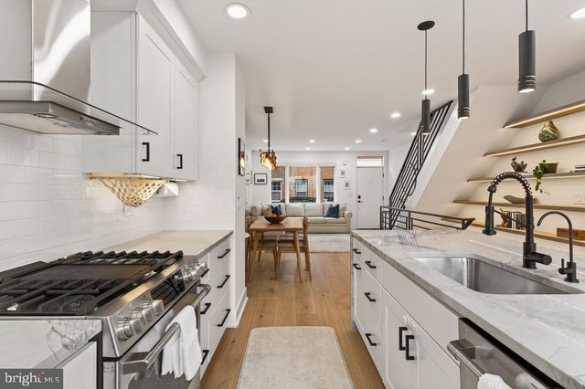 2023 SAINT ALBANS ST, Philadelphia, PA 19146