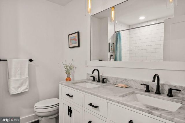 2023 SAINT ALBANS ST, Philadelphia, PA 19146