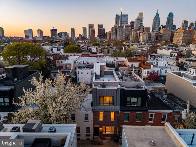 2023 SAINT ALBANS ST, Philadelphia, PA 19146