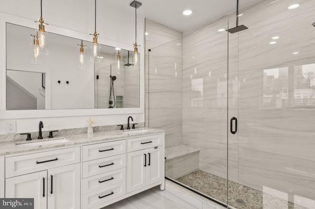 2023 SAINT ALBANS ST, Philadelphia, PA 19146