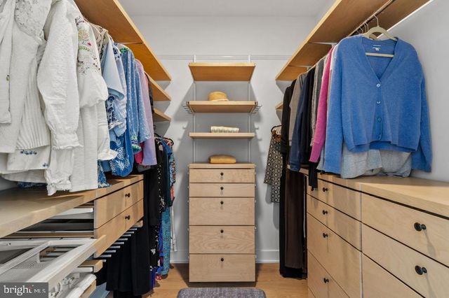 2023 SAINT ALBANS ST, Philadelphia, PA 19146