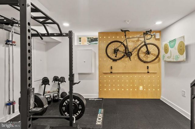 2023 SAINT ALBANS ST, Philadelphia, PA 19146