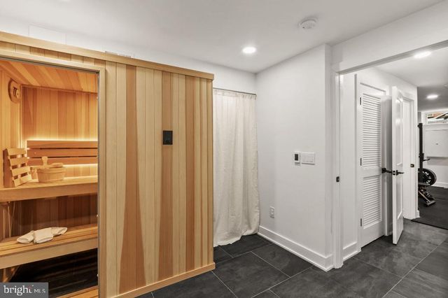 2023 SAINT ALBANS ST, Philadelphia, PA 19146