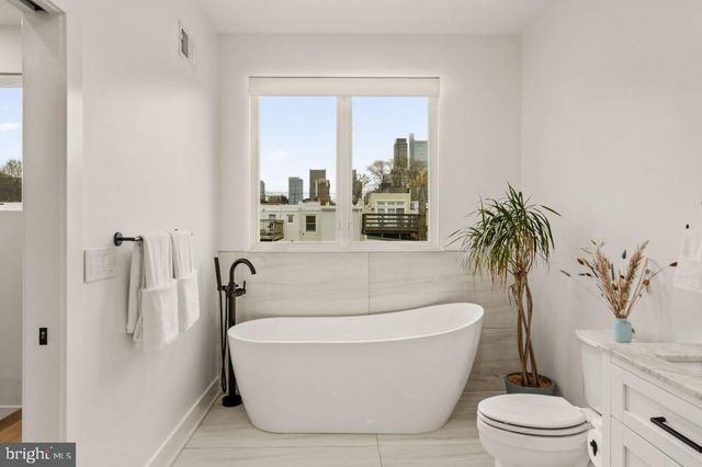 2023 SAINT ALBANS ST, Philadelphia, PA 19146