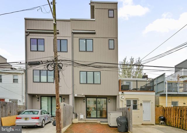 2023 SAINT ALBANS ST, Philadelphia, PA 19146