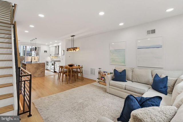 2023 SAINT ALBANS ST, Philadelphia, PA 19146